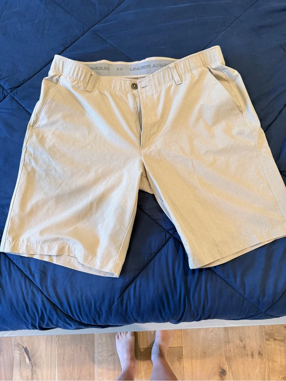 Under Armour Men’s golf Performance beige Shorts